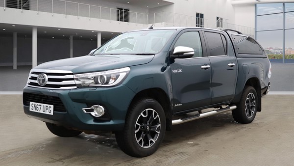 TOYOTA Hilux